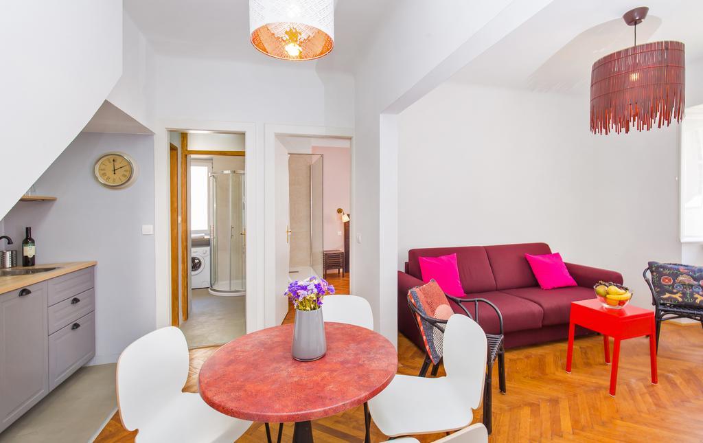 Dox Apartment