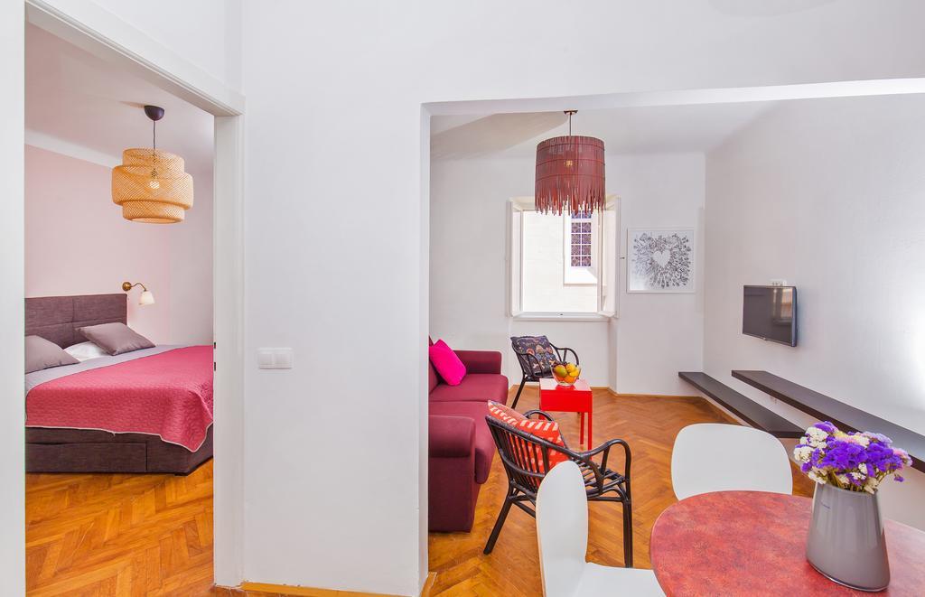 Apartment Dox *
