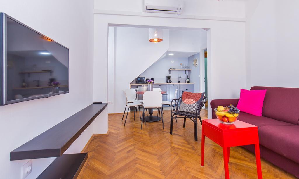 Apartment Dox